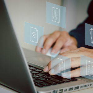 computador com pesquisa de documentos em SQL